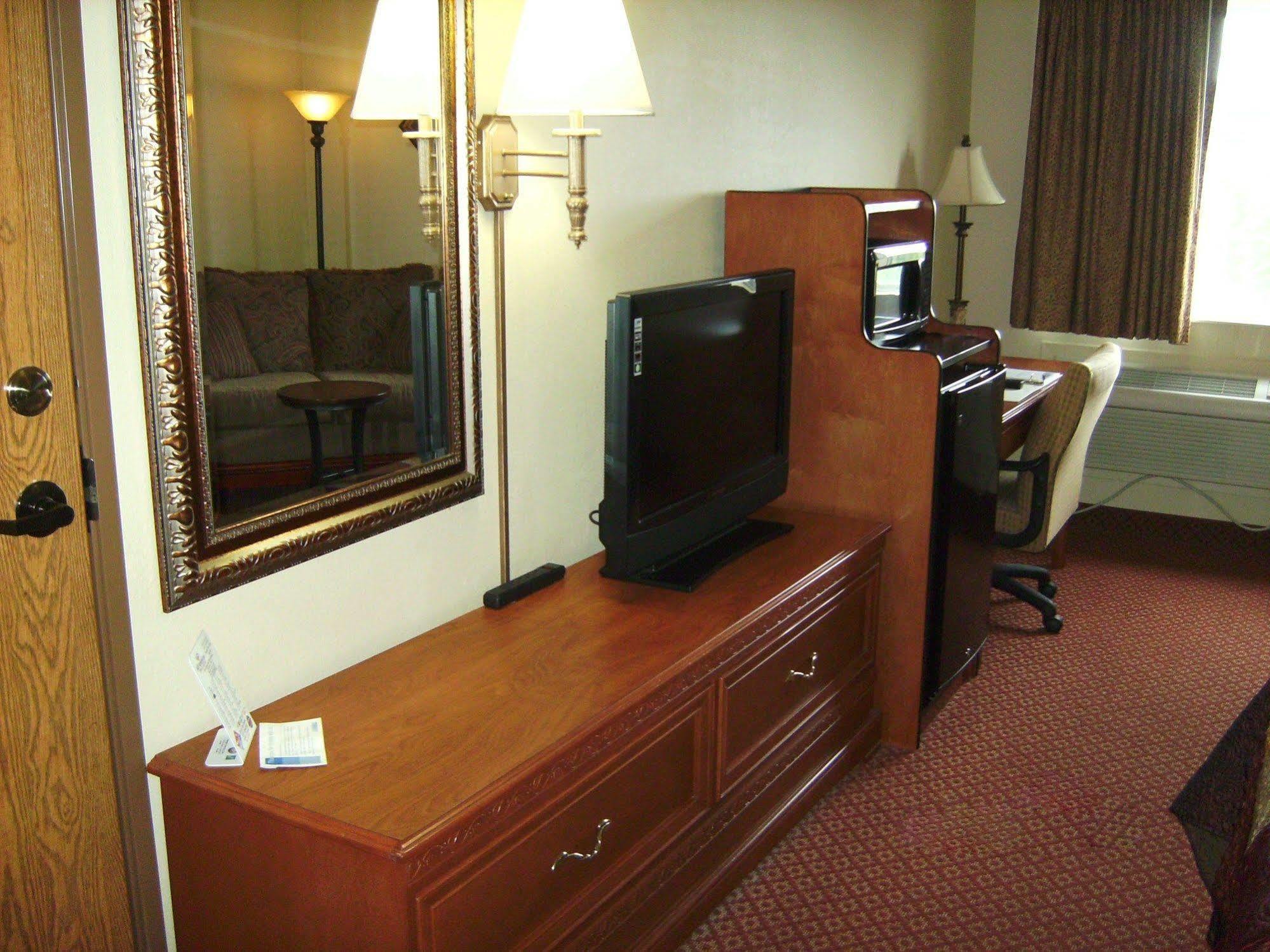 All American Inn & Suites Branson Exterior photo